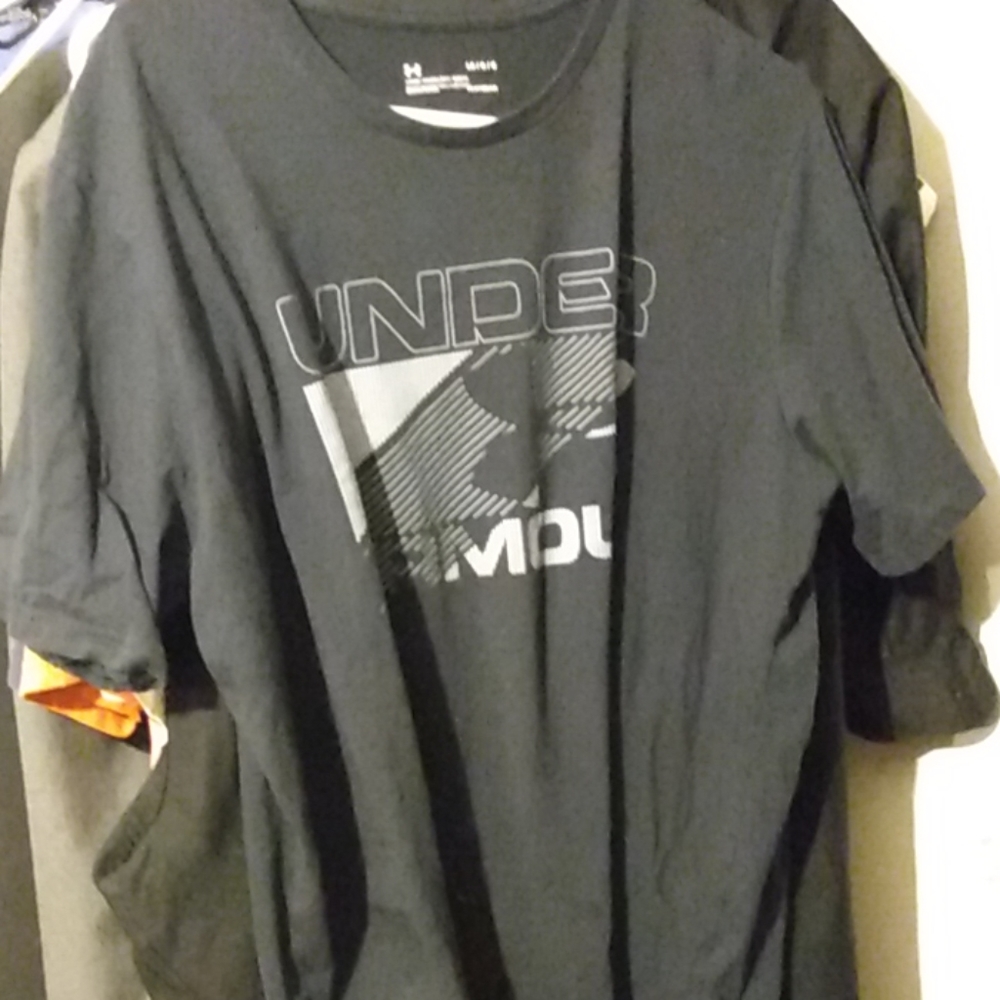 Under armour tee